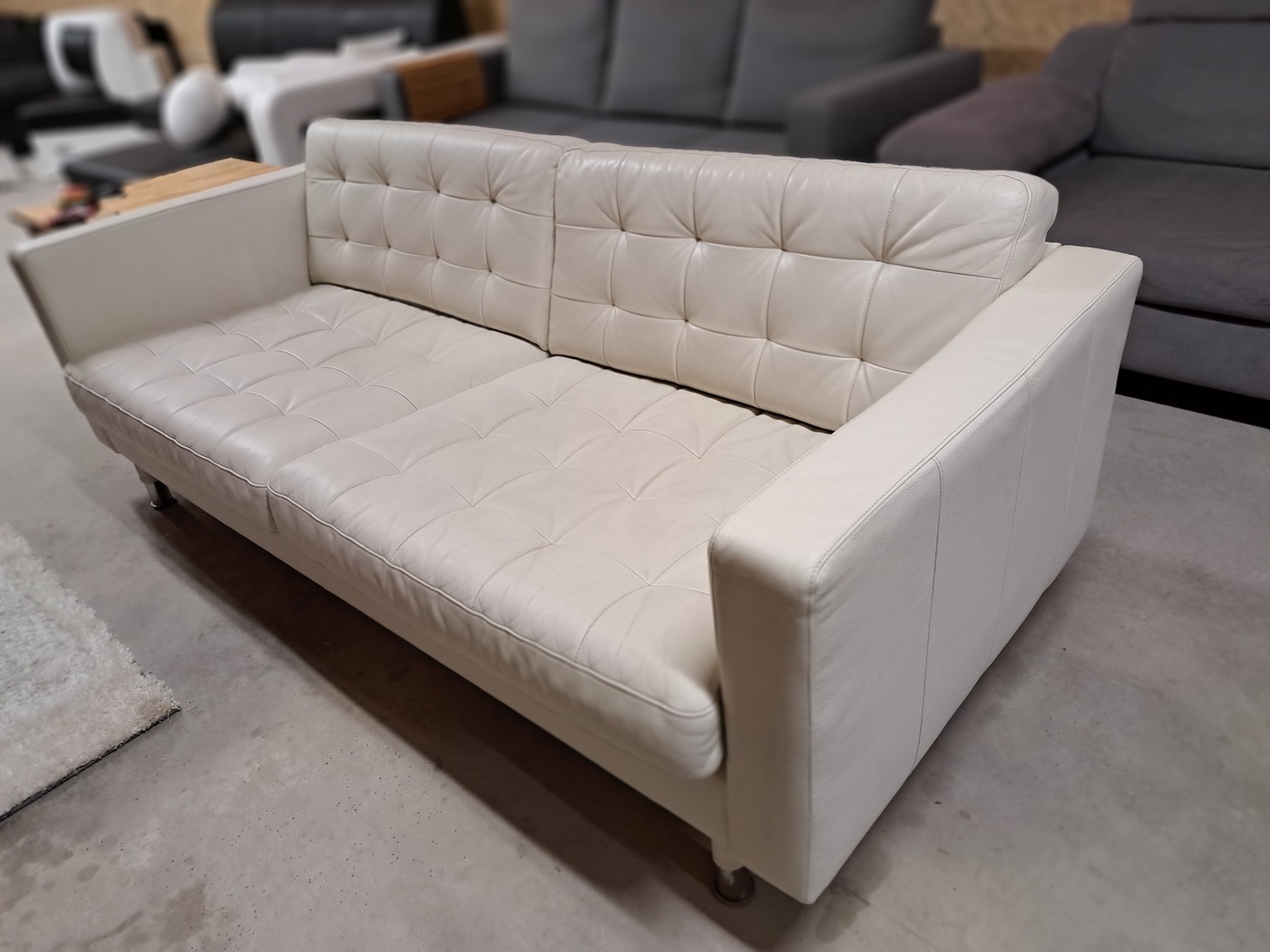 Odinėtrivietėsofa